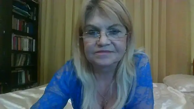 Snapshot of Heidi-Helga chatting on March 4, 9:54 pm Heidi-Helga online show from March 4, 9:54 pm