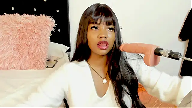 Snapshot of ValerieBlakee chatting on October 10, 5:01 pm ValerieBlakee online show from October 10, 5:01 pm