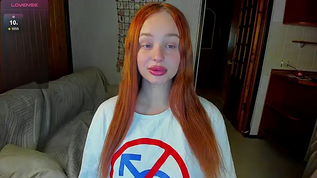 cutee selena online show from February 22, 9:15 pm