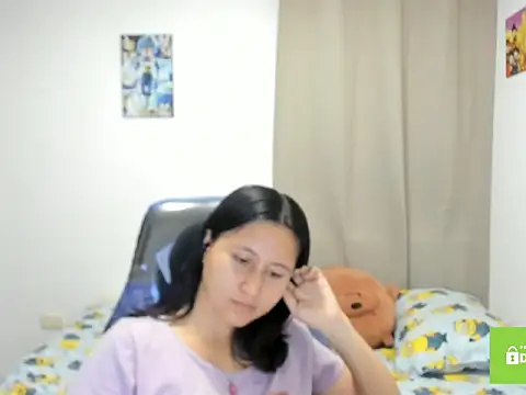 Snapshot of xoxo_kiitty chatting on December 15, 11:31 pm xoxo kiitty online show from December 15, 11:31 pm