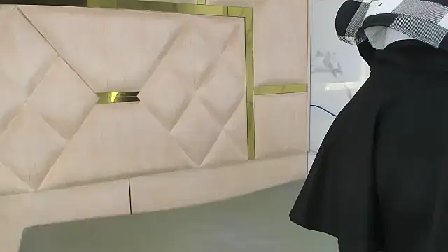 Snapshot of Kendall_6669 chatting on October 28, 1:03 pm Kendall 6669 online show from October 28, 1:03 pm