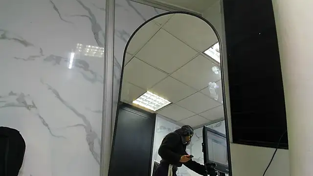 Snapshot of Kendall_6669 chatting on November 6, 1:01 pm Kendall 6669 online show from November 6, 1:01 pm