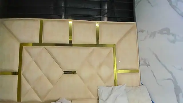 Snapshot of Kendall_6669 chatting on November 19, 12:49 pm Kendall 6669 online show from November 19, 12:49 pm