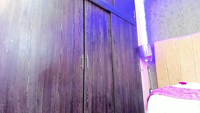 Snapshot of ava-am chatting on January 14, 1:22 am ava-am online show from January 14, 1:22 am