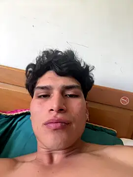 Snapshot of MaxxxSteil chatting on December 15, 2:43 pm MaxxxSteil online show from December 15, 2:43 pm