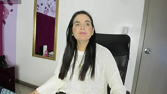 laura hotties online show from February 5, 1:27 pm