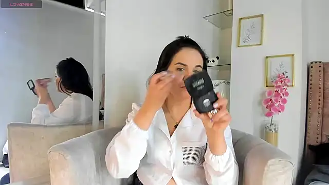laura hotties online show from June 19, 5:50 pm