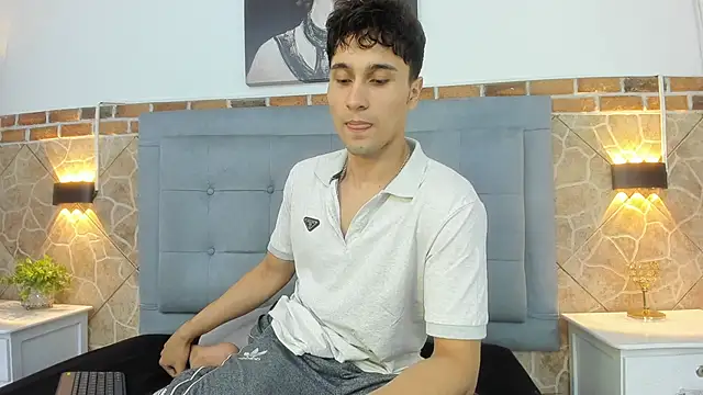 Snapshot of buddy_whitte chatting on March 7, 6:00 pm buddy whitte online show from March 7, 6:00 pm