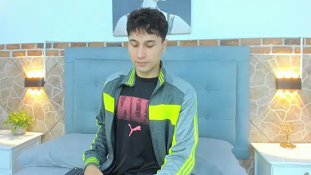 Snapshot of buddy_whitte chatting on March 9, 11:36 am buddy whitte online show from March 9, 11:36 am