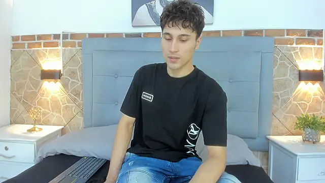 Snapshot of buddy_whitte chatting on March 22, 11:42 am buddy whitte online show from March 22, 11:42 am