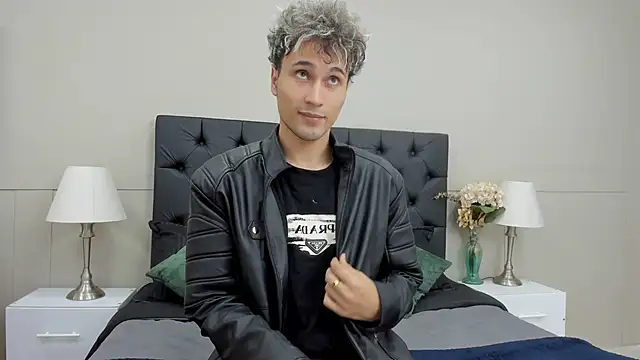 Snapshot of buddy_whitte chatting on September 22, 11:45 am buddy whitte online show from September 22, 11:45 am