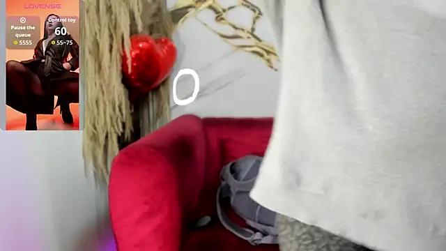 Bella williamss  online show from April 11, 7:51 pm