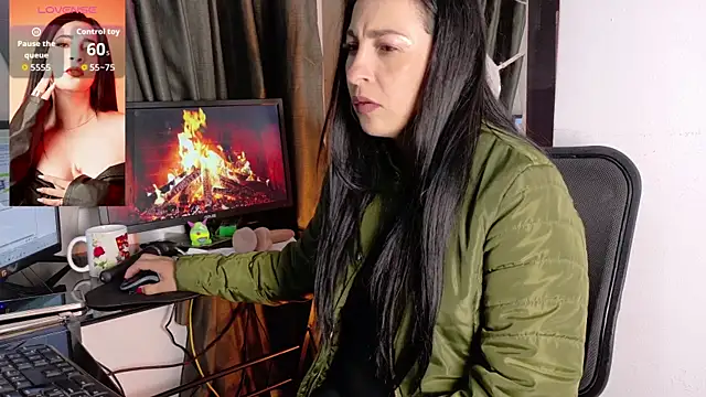 Bella williamss  online show from April 18, 7:45 am