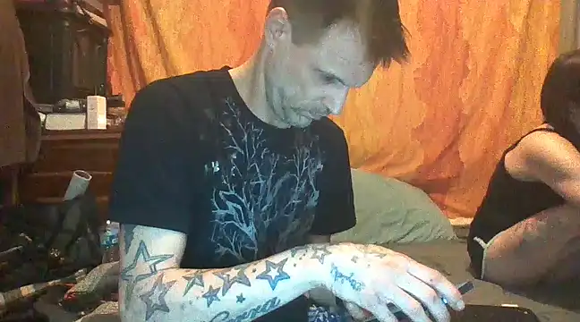 Snapshot of SillyRabbitz chatting on March 3, 6:48 am SillyRabbitz online show from March 3, 6:48 am