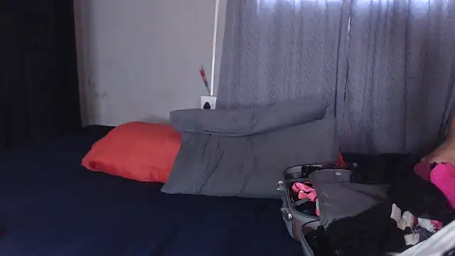 Snapshot of xMiAmor chatting on October 28, 8:40 am xMiAmor online show from October 28, 8:40 am