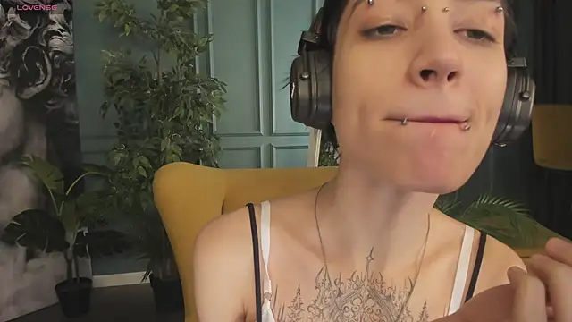 Snapshot of lisbatsyy chatting on March 9, 12:53 am lisbatsyy online show from March 9, 12:53 am