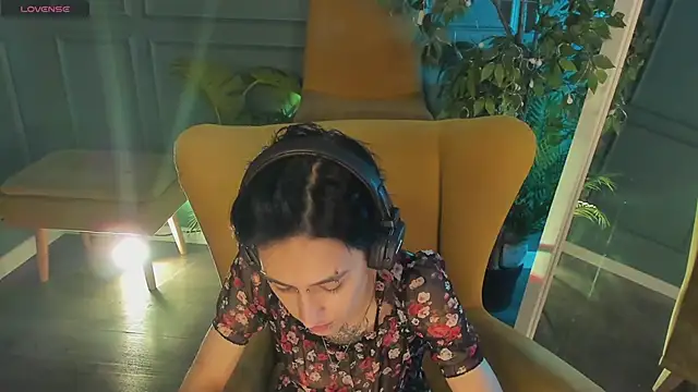 Snapshot of lisbatsyy chatting on March 16, 1:07 am lisbatsyy online show from March 16, 1:07 am