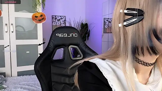 Cherry Bite online show from October 31, 10:11 pm