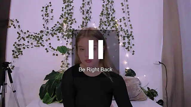 LaseyMoon online show from March 17, 4:08 am