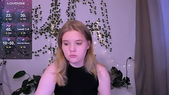 LaseyMoon online show from March 21, 4:06 am