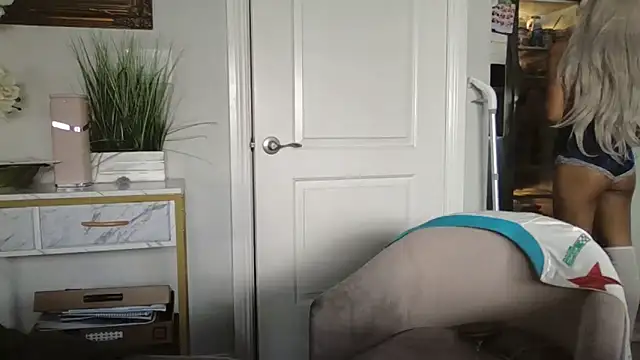 princesskimamii online show from September 27, 11:32 pm