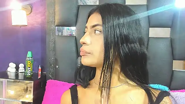 EMYCLARK01 online show from September 24, 4:38 am