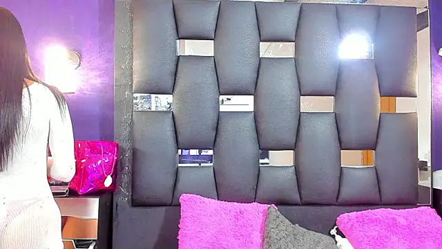 EMYCLARK01 online show from January 10, 2:13 am