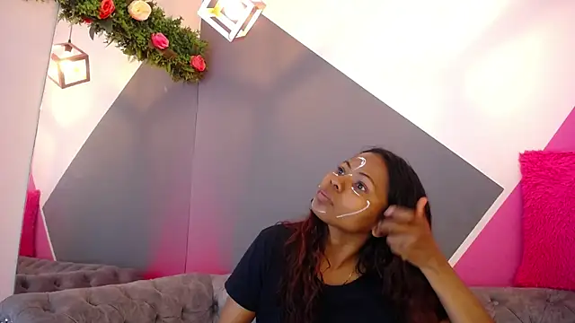 Snapshot of Agata_Grubisic chatting on December 21, 3:13 am Agata Grubisic online show from December 21, 3:13 am