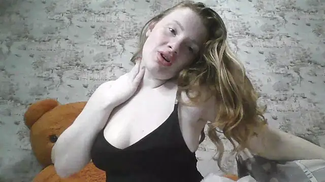 Snapshot of Eveline_May chatting on March 6, 8:05 pm Eveline May online show from March 6, 8:05 pm