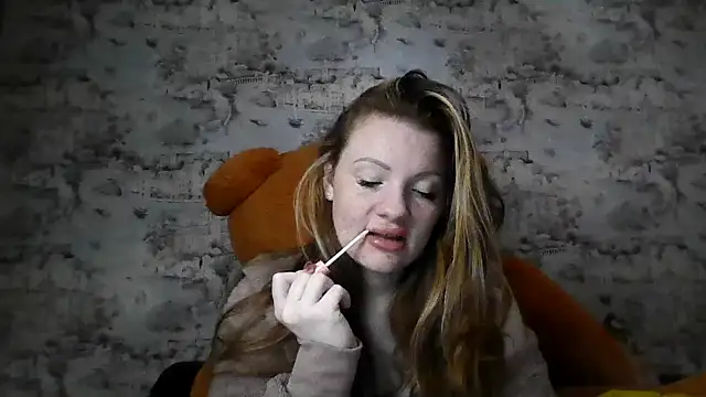 Snapshot of Eveline_May chatting on December 15, 5:28 pm Eveline May online show from December 15, 5:28 pm