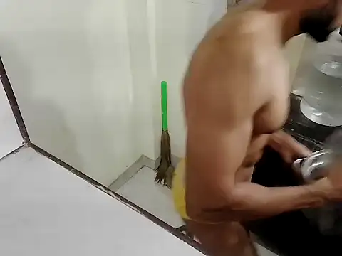 Snapshot of fitbuddy1 chatting on October 22, 10:48 am fitbuddy1 online show from October 22, 10:48 am