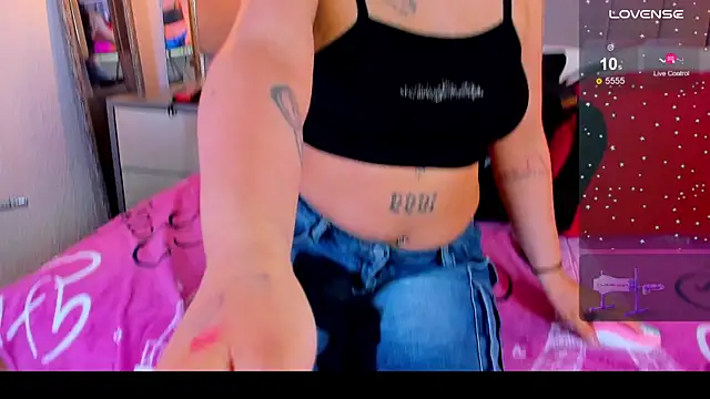 Snapshot of celeste_star0 chatting on November 21, 2:32 am celeste star0 online show from November 21, 2:32 am