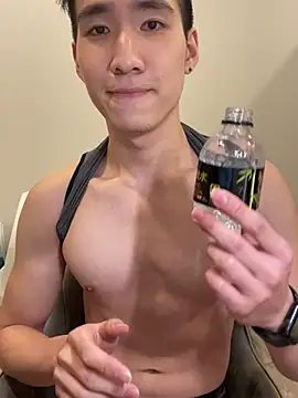 Snapshot of Hon1069 chatting on March 6, 12:19 pm Hon1069 online show from March 6, 12:19 pm