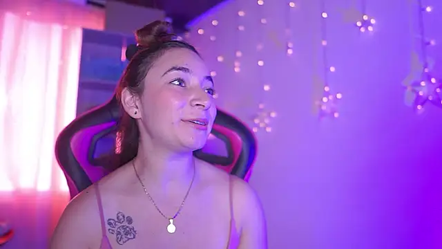 issa monterrey online show from February 3, 10:26 pm