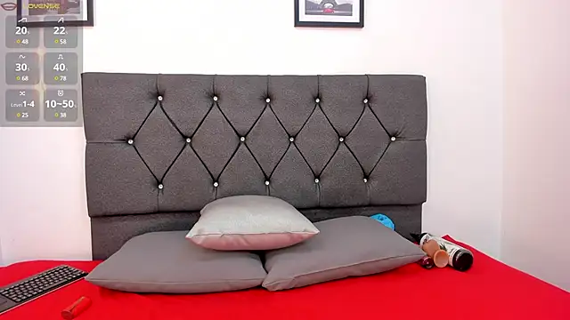 Snapshot of noah_johes chatting on March 16, 3:58 am noah johes online show from March 16, 3:58 am