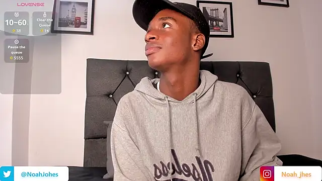 Snapshot of noah_johes chatting on October 25, 4:09 am noah johes online show from October 25, 4:09 am