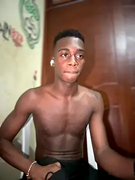 Snapshot of noah_johes chatting on November 23, 8:25 am noah johes online show from November 23, 8:25 am