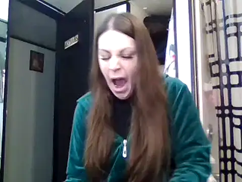 Snapshot of mrstoxox4594 chatting on March 3, 12:05 pm mrstoxox4594 online show from March 3, 12:05 pm