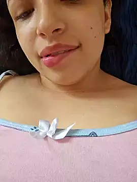 Snapshot of SexyLilyXO chatting on February 27, 5:47 pm SexyLilyXO online show from February 27, 5:47 pm