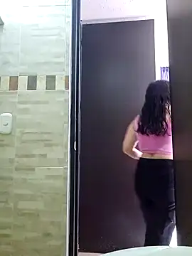 Snapshot of SexyLilyXO chatting on March 6, 5:00 pm SexyLilyXO online show from March 6, 5:00 pm