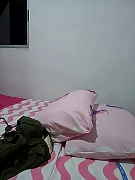 Snapshot of SexyLilyXO chatting on March 16, 12:23 am SexyLilyXO online show from March 16, 12:23 am