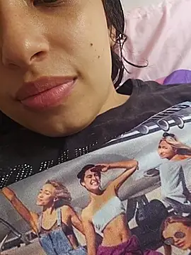 Snapshot of SexyLilyXO chatting on October 4, 5:44 pm SexyLilyXO online show from October 4, 5:44 pm