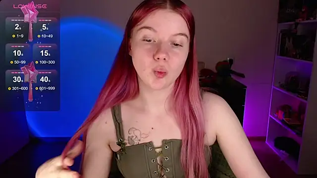 Snapshot of Strawberry_juli chatting on November 9, 9:07 am Strawberry juli online show from November 9, 9:07 am