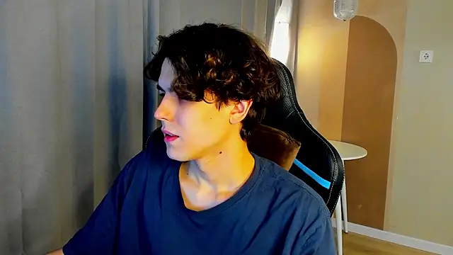 TravisRevas online show from March 3, 3:34 am