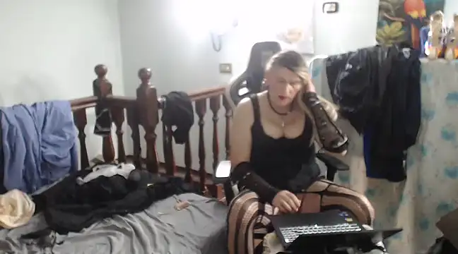 Snapshot of emmex671 chatting on January 26, 11:17 am emmex671 online show from January 26, 11:17 am