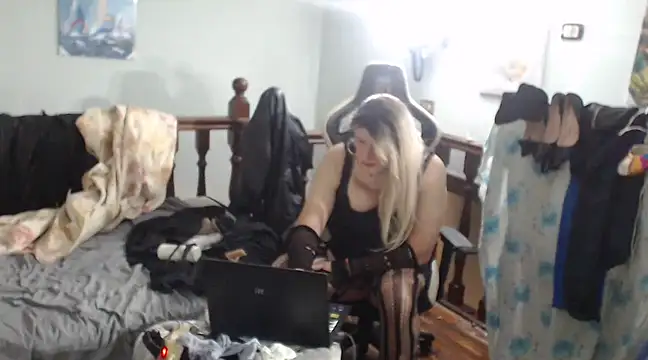 Snapshot of emmex671 chatting on January 29, 4:58 am emmex671 online show from January 29, 4:58 am