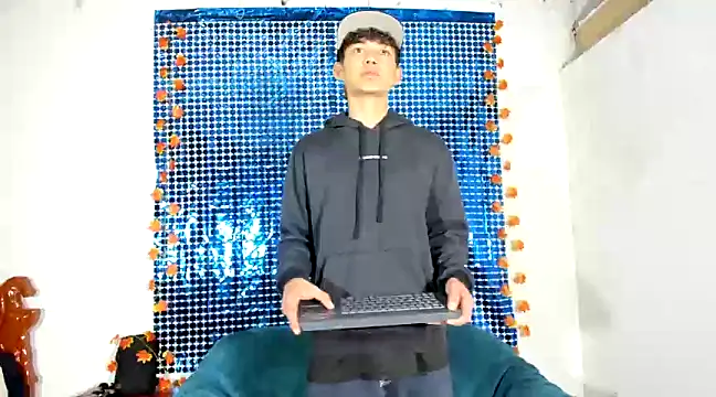 Maxxi hot23 online show from February 26, 1:43 am