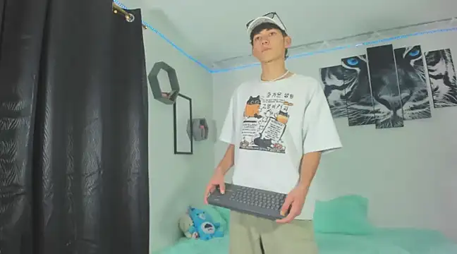 Maxxi hot23 online show from March 1, 1:43 am