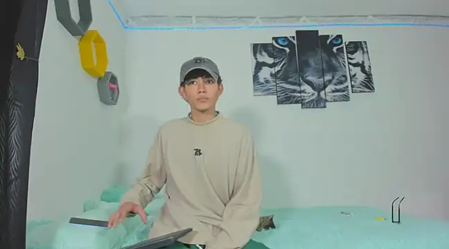 Maxxi hot23 online show from March 2, 7:02 pm