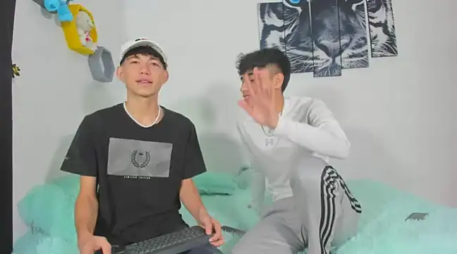 Maxxi hot23 online show from March 6, 3:45 pm